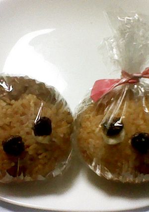 似てないけど、モンチッチ風デコにぎり-レシピのメイン写真