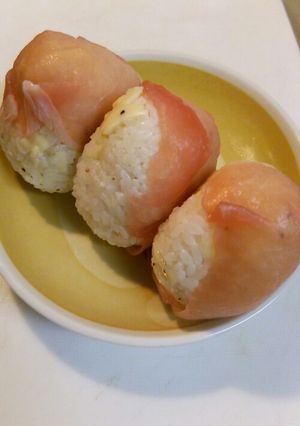 コロコロ生ハムおにぎり-レシピのメイン写真