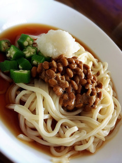 夏のランチにも!ねばねば冷やしうどん-レシピのメイン写真