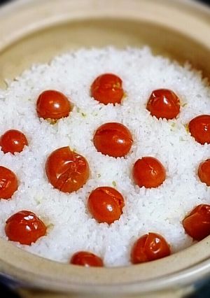トマトの旨味だけ！トマト土鍋ご飯-レシピのメイン写真
