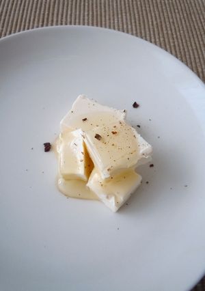 クリームチーズとハチミツのおつまみ-レシピのメイン写真