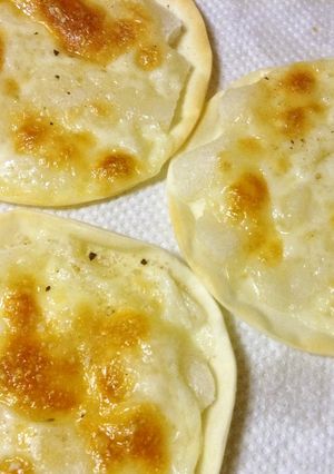 簡単美味♡餃子・焼売の皮でモチーズピザ☆-レシピのメイン写真
