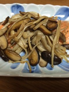鮭のバター焼き☆キノコ添え-レシピのメイン写真
