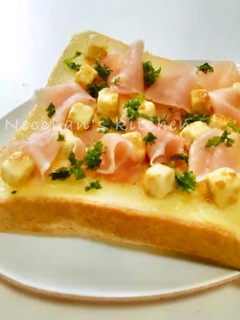わさび醤油で♡生ハムのクリチトースト-レシピのメイン写真