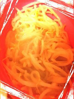 材料3つ♪レンジでモヤシナムル-レシピのメイン写真