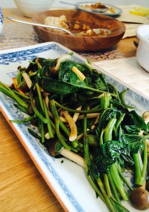 シメジと空心菜の島ラー油炒め-レシピのメイン写真