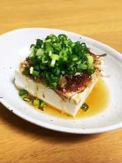 めちゃ簡単♫ごま香る梅冷奴-レシピのメイン写真