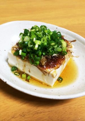 めちゃ簡単♫ごま香る梅冷奴-レシピのメイン写真