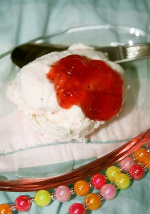 安くて濃厚♥ストロベリーチーズアイスⅠ-レシピのメイン写真
