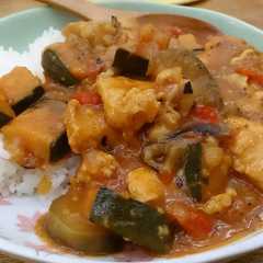 カレー粉で作る夏野菜たっぷりトマトカレー-レシピのメイン写真