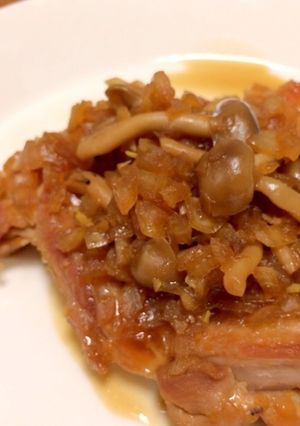 簡単！鳥もも肉のオニオンきのこソース煮-レシピのメイン写真