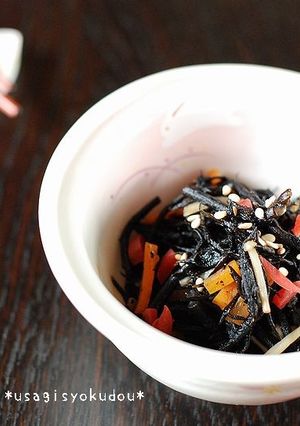 さっぱり美味しい♬ひじきの梅煮-レシピのメイン写真