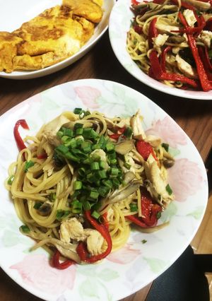 鶏胸肉とキノコたっぷりペペロンチーノ-レシピのメイン写真