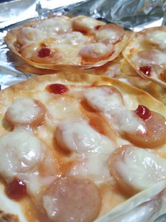 余ったギョウザの皮で!簡単ミニピザ☆-レシピのメイン写真