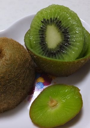 キウイカップ＊カフェ風の切り方･盛り付け-レシピのメイン写真