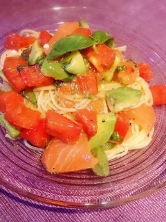 スモークサーモンとアボカドの冷製パスタ-レシピのメイン写真