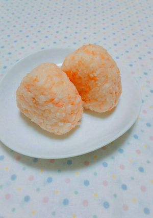 ✽鮭フレークと粉チーズのおにぎり✽-レシピのメイン写真