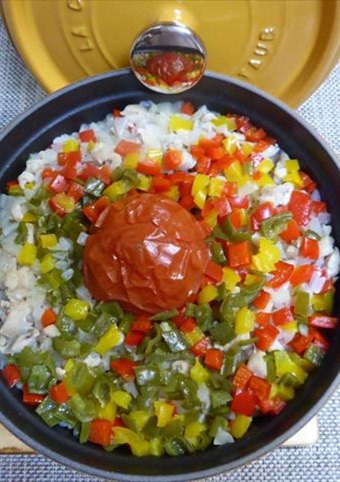 ストウブで丸ごとトマトのチキンライス-レシピのメイン写真