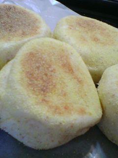 鍋焼きでもっちり!イングリッシュマフィン-レシピのメイン写真