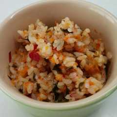 รูปของ 野菜搾りかす★人参とワカメの炊き込みご飯