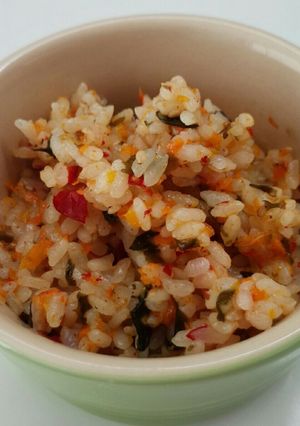 野菜搾りかす★人参とワカメの炊き込みご飯-レシピのメイン写真