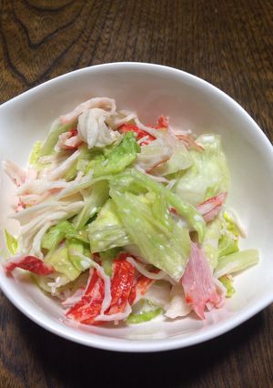 簡単レタスとカニカマの麺つゆマヨ和え-レシピのメイン写真