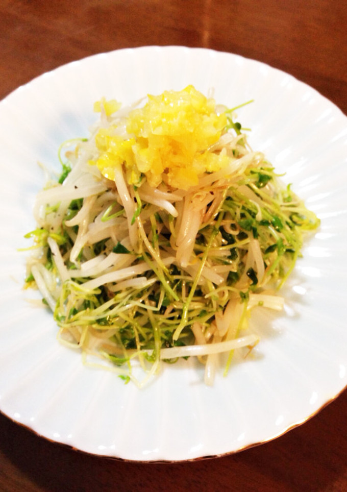 豆苗ともやしのごま油炒め刻み塩レモンのせ-レシピのメイン写真