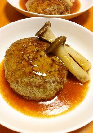 ピリ辛ソースのセロリたっぷりハンバーグ-レシピのメイン写真