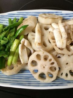 レンコン農家☆レンコンとイカのバター炒め-レシピのメイン写真