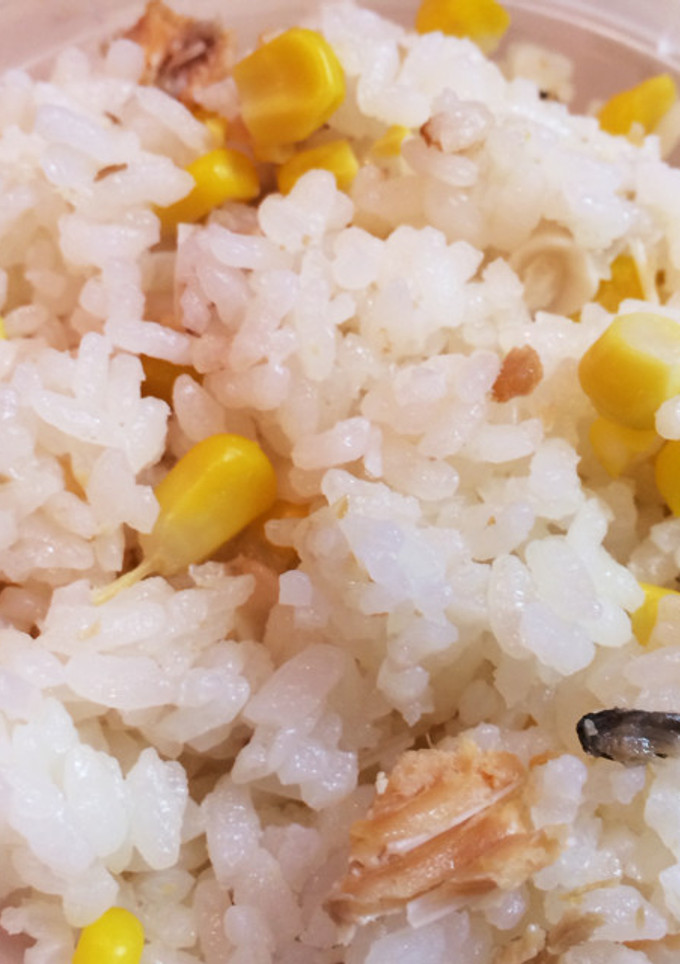 缶詰めで♪鮭の中骨とコーンの炊き込みご飯-レシピのメイン写真