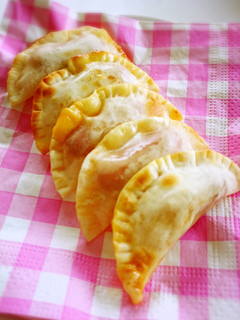 餃子の皮で簡単 ミニミニカルツォーネ♪-レシピのメイン写真