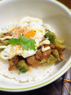 火を使わず!てりたまアボカド丼☆ずぼら飯-レシピのメイン写真