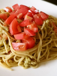 基本のトマトとアボカドの冷製パスタ-レシピのメイン写真