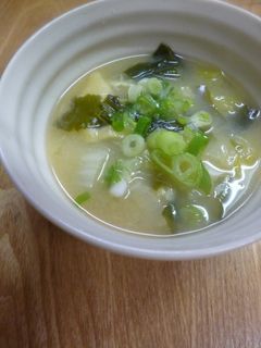 白菜・わかめ・あげのみそ汁-レシピのメイン写真