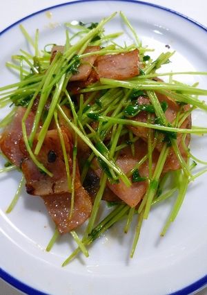 豆苗とベーコンのケチャップ炒め-レシピのメイン写真