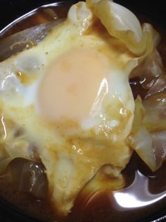 野菜と落とし卵の赤だし味噌汁-レシピのメイン写真