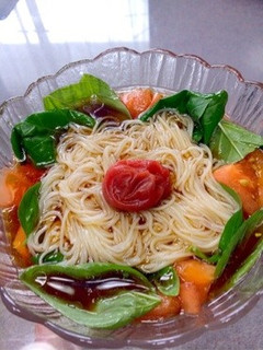 トマトとバジルでイタリアン梅干そうめん-レシピのメイン写真