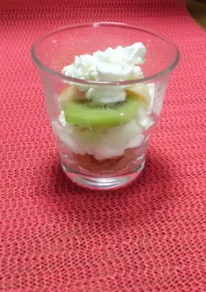 「とろふわチーズ」と桃のパフェ -レシピのメイン写真