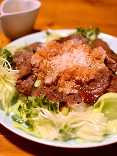 大満足の焼き肉サラダ☆ 上等の牛肉で-レシピのメイン写真