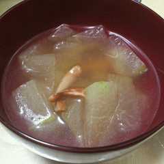 รูปของ 冬瓜とウイニーのスープ