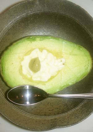 一番簡単なアボカドの美味しい食べ方-レシピのメイン写真