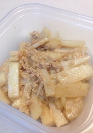 簡単、長いもと鶏ミンチの炒め煮-レシピのメイン写真