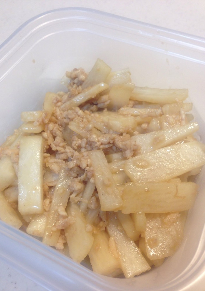 簡単、長いもと鶏ミンチの炒め煮-レシピのメイン写真