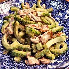 รูปของ ゴーヤと豚肉の梅ドレッシング炒め