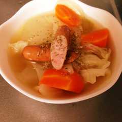 รูปของ 野菜たっぷり☆簡単ポトフ風スープ