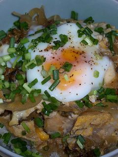 やたら旨い!唐揚げ丼(温玉のせ)-レシピのメイン写真