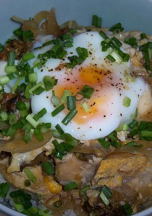 やたら旨い!唐揚げ丼(温玉のせ)-レシピのメイン写真