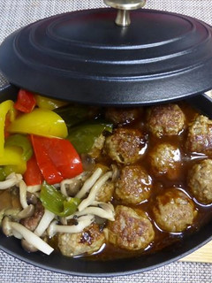 ストウブでころころ煮込みバーグ-レシピのメイン写真
