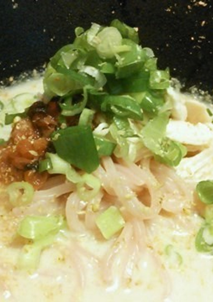 豆乳ごまだれで♫梅と蒸し鶏の冷うどん。-レシピのメイン写真