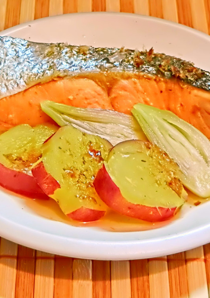 鮭とさつま芋とみょうがの煮物-レシピのメイン写真